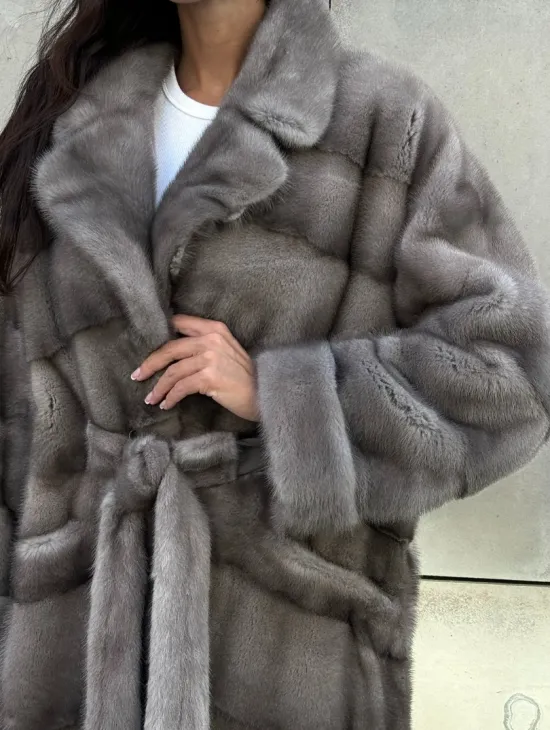 Шуба из аукционной скандинавской норки с английским воротником - цвет Silver (серый) - фото 3