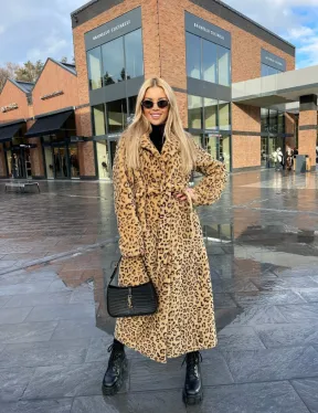 Пальто-шуба из натуральной шерсти под леопард - фото 2