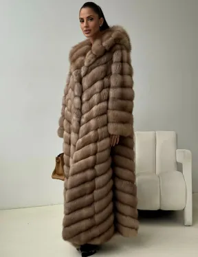 Длинная шуба из меха куницы с капюшоном - фото 3