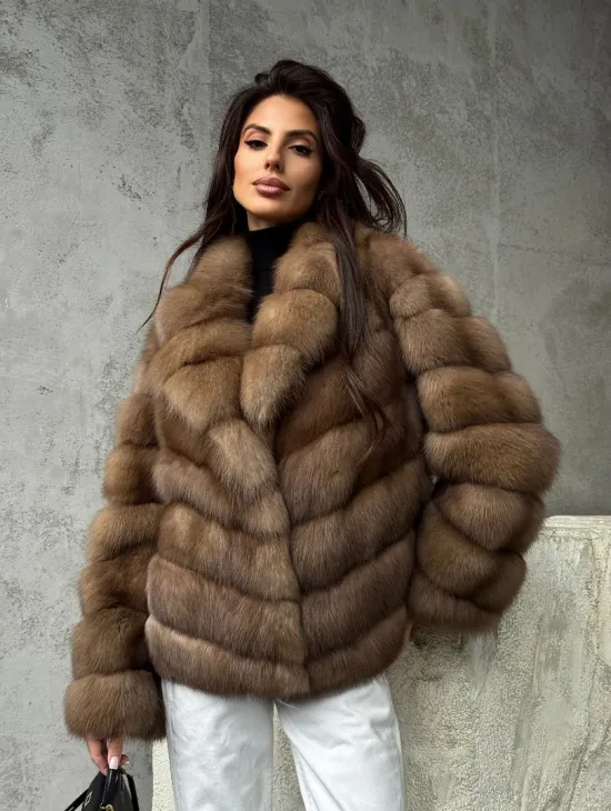 Полушубок из куницы в натуральном бежевом цвете - фото 11