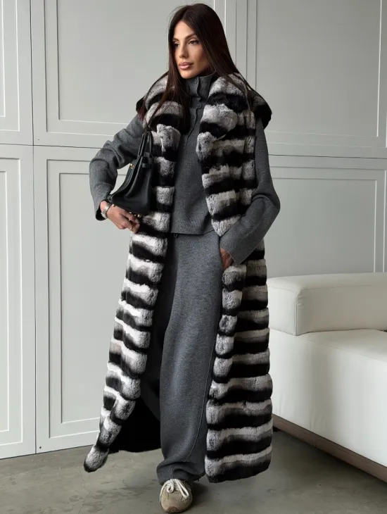Меховой жилет из шиншиллового кролика - фото 6