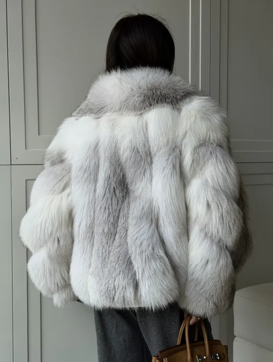 Полушубок из белой лисы, рукава - косички - фото 5