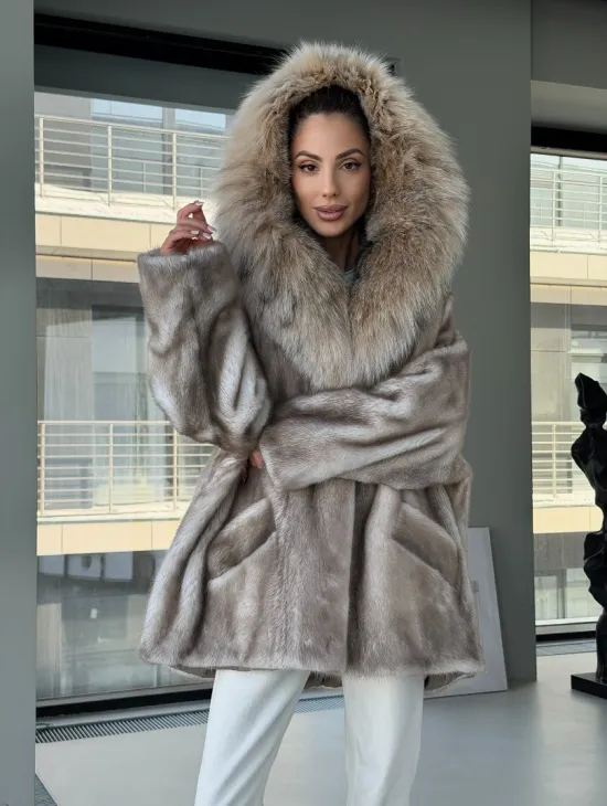 Шуба из аукционной пепельной норки с капюшоном из рыси - фото 10