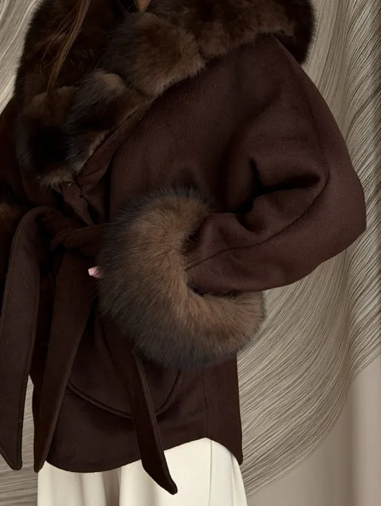 Пальто с мехом песца под соболь - фото 3