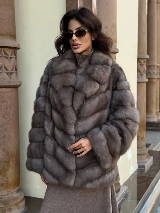 Элегантная шуба из меха куницы - серый трюфель - фото 5