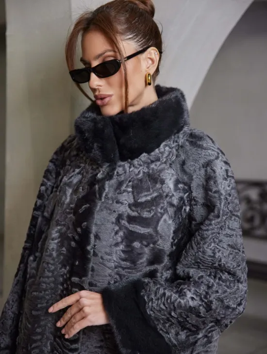Шуба каракульча стойка воротник норка - цвет графит - фото 1